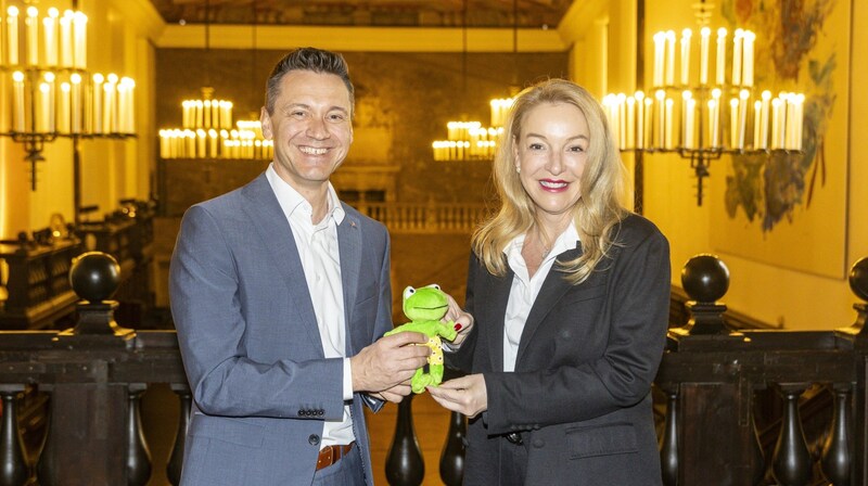 Werner &amp; Mertz Professional CEO Manuel Habicher with Festival President Kristina Hammer. (Bild: wildbild, Foto: Wildbild)