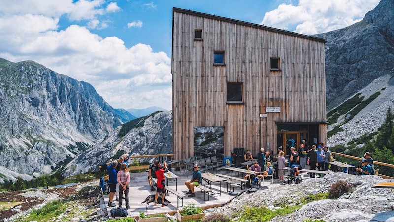 Die moderne Voisthalerhütte (Bild: Alpenverein/Markus Kohlmayr)