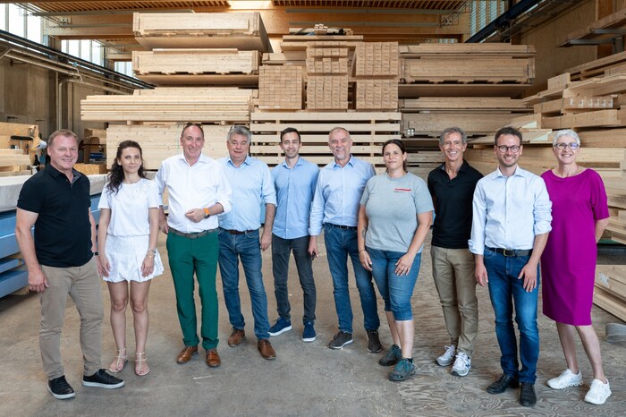Geschäftsführer und Mitarbeiter freuten sich über den prominenten Besuch.