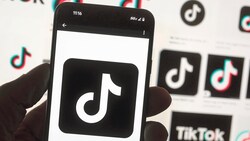 2,1 Millionen Menschen nutzen TikTok in Österreich monatlich, wenige davon sind älter als 49 (Bild: AP ( via APA) Austria Presse Agentur/Copyright 2022 The Associated Press. All rights reserved)