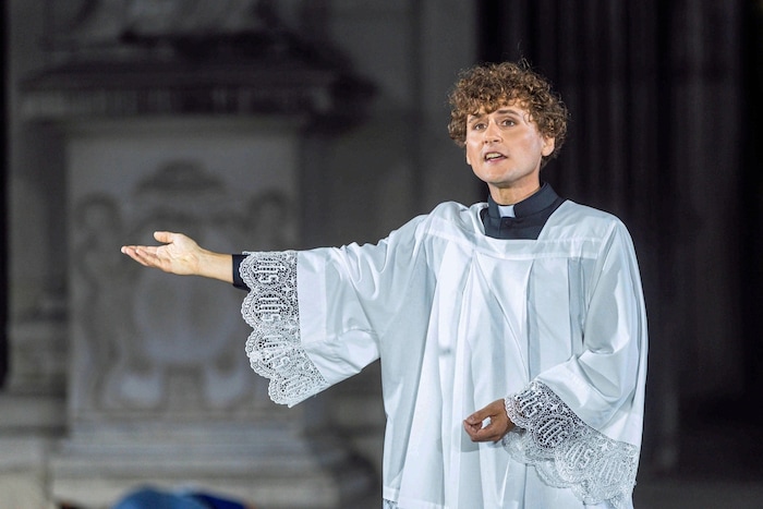 Dominik Dos-Reis, 27, spielt den Tod.