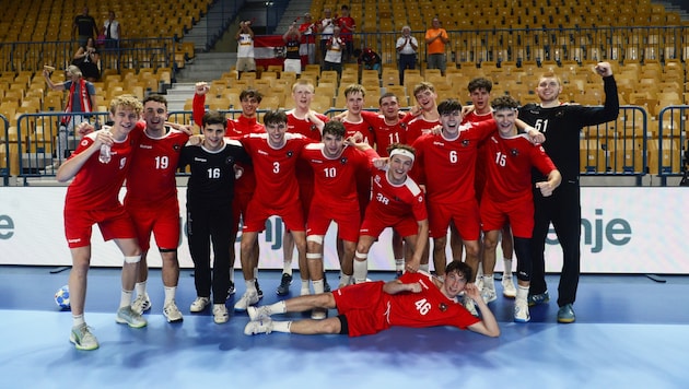 Österreichs Handball-Nachwuchs jubelt in Slowenien über den Sieg gegen Norwegen. (Bild: Slavko Kolar/Slovenian basketball federation)