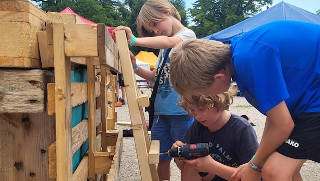 Wie im richtigen Leben mussten die Kinder arbeiten, um es sich im Alltag gut gehen lassen zu können. (Bild: Kinderstadt Mini Salzburg)