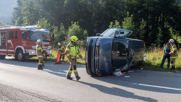 Accident scene in Annaberg: the fire department freed the trapped driver. (Bild: Feuerwehr Annaberg/Peter Bergmüller)