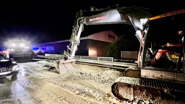 Mehrere Straßen, wie hier in Eben, wurden vermurt (Bild: Tschepp)