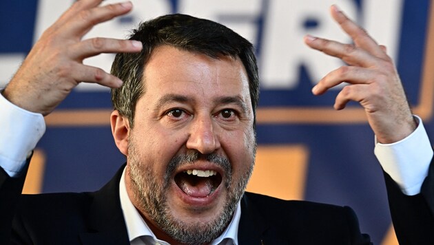 The flight of Italian Transport Minister Matteo Salvini took off with only a short delay. (Bild: AFP)