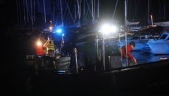 Im Hafen von Schörfling am Attersee suchten die Einsatzkräfte nach dem vermissten 18-Jährigen. (Bild: laumat)
