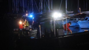 Im Hafen von Schörfling am Attersee suchten die Einsatzkräfte nach dem vermissten 18-Jährigen.