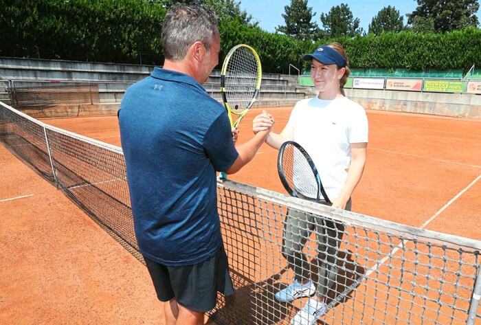 Lulu Sun mit „Krone“-Redakteur Oliver Papacek.