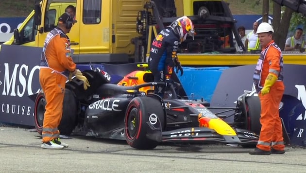 Sergio Perez in bad luck - the Mexican crashed into the track barrier. (Bild: ORF Screenshot)