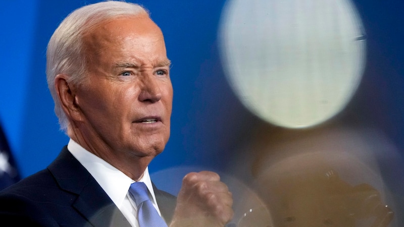 Seine Zeit im Weißen Haus könnte abgelaufen sein: US-Präsident Joe Biden (81) (Bild: AP/The Associated Press)