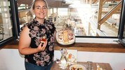 Das Frühstück von Eva Schulz mit Blick auf die Kühe kommt bestens an