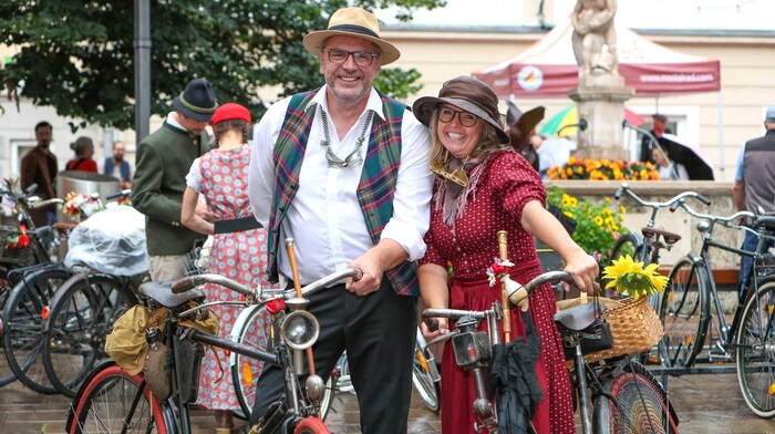 Organizer Franz F. Schmalzl with his girlfriend Nicole Egger