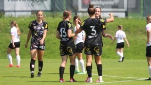 Torschützinnen unter sich: Rieke Tietz und Sabrina Horvat-Calo bejubelten den 2:0-Sieg.