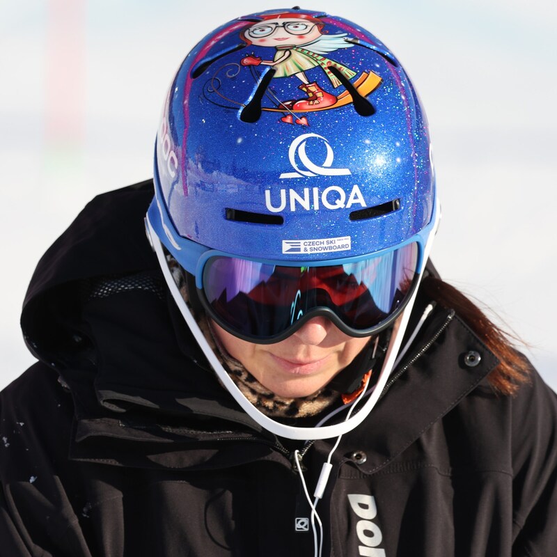 Dubovska wears this helmet in honor of her deceased mother. (Bild: GEPA)