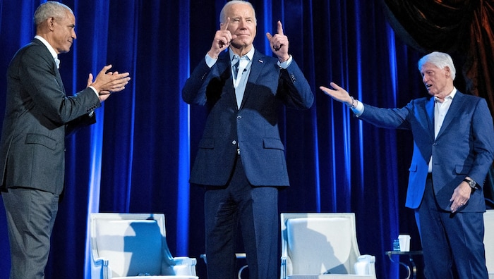 Ende März war die demokratische Welt noch in Ordnung: Biden (Mitte), Obama (li.) und Clinton bei ...
