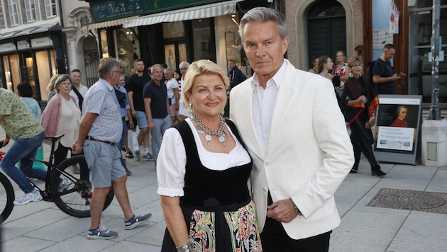 Real estate expert Marlies Muhr came to the premiere with entertainer Alfons Haider. (Bild: Tschepp Markus)