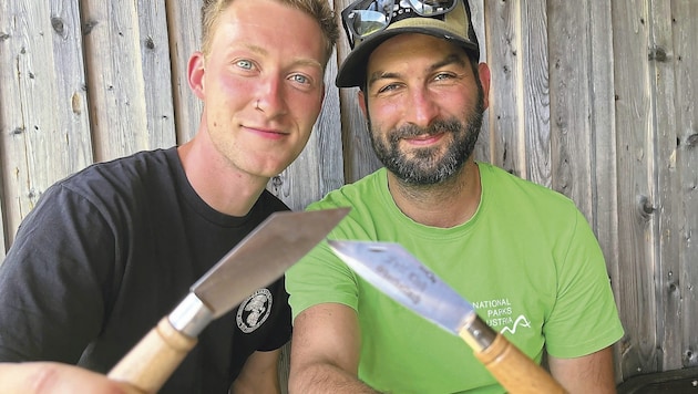 Mölltal residents Richard Aichholzer (26) and Christian Steiner (32) are members of the Obervellach Feitl Club, which was founded this spring. (Bild: Elisa Aschbacher)