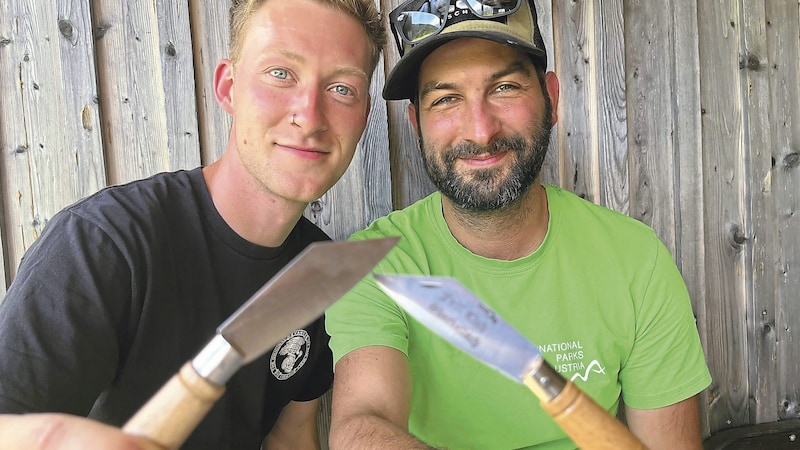 Mölltal residents Richard Aichholzer (26) and Christian Steiner (32) are members of the Obervellach Feitl Club, which was founded this spring. (Bild: Elisa Aschbacher)