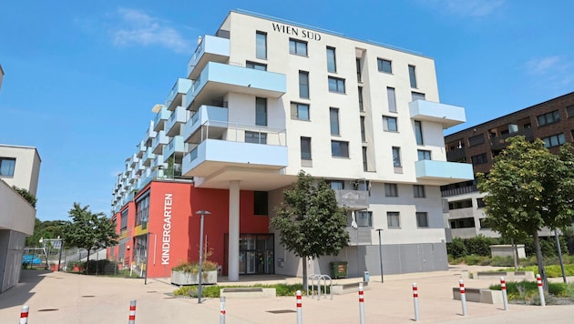 This kindergarten turns into a sauna in summer. (Bild: Zwefo)