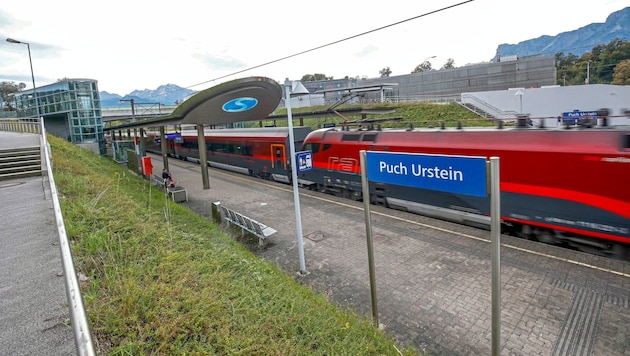 Beim Bahnhof Puch-Urstein blieb das Mädchen alleine im Zug zurück. (Bild: Markus Tschepp/MARKUS TSCHEPP)