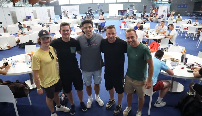 Der Zutritt in die Players-Lounge ist exklusiv. Eder samt Band durften hinein.