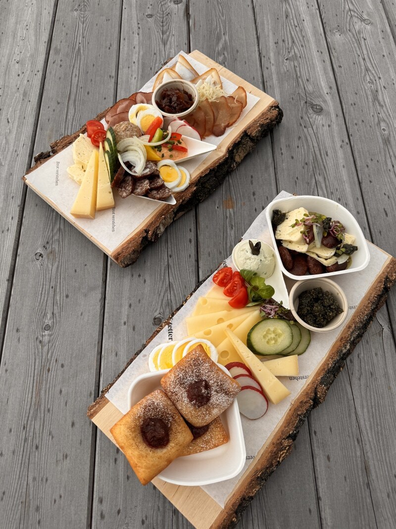 Snack on the chairlift (Bild: Erlebnisalm Mönichkirchen)