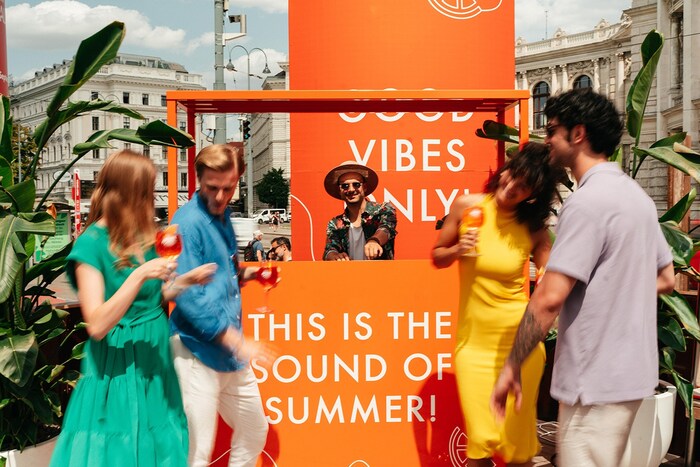 SUNday vibes and up-and-coming talent on the Aperol Spritz Piazza