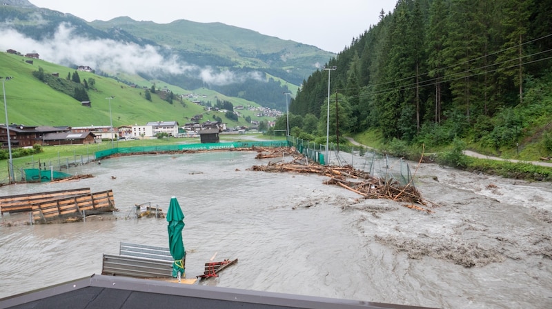 Der Regen löste im Zillertal einige Muren aus (Bild: FF Tux)