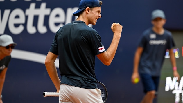 Joel Schwärzler, who has already reached the round of 16 in Valencia, is jubilant. (Bild: GEPA/GEPA pictures)