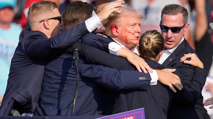 Donald Trump unmittelbar nach der Attacke