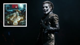 Mit viel Theatralik, guter Musik und einem ausufernden Selbstvertrauen stetig auf dem Weg nach oben: Der Schwede Tobias Forge mit seinem Lebensprojekt Ghost. (Bild: Krone KREATIV/Loma Vista Recordings, Ryan Chang)