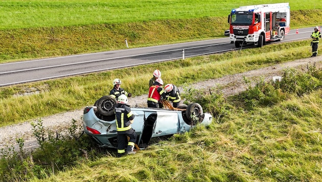 The car remained on its roof. (Bild: TEAM FOTOKERSCHI / PANCHUK)