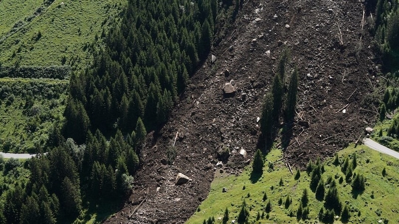 The debris cone after the first mudslide in July. (Bild: Illwerke VKW)