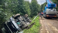 Der LKW-Fahrer missachtete ein Fahrverbot – die Folgen waren verheerend! (Bild: FF-Mautern)