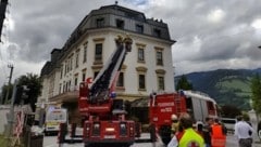 Schwerer Atemschutz war am Montag in Zell am See nötig. (Bild: FF Zell am See)