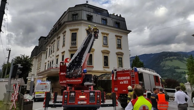 Schwerer Atemschutz war am Montag in Zell am See nötig. (Bild: FF Zell am See)