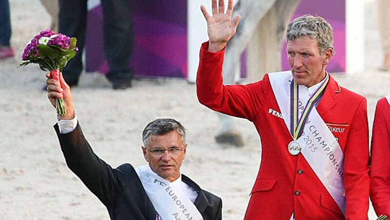 Decorated German equestrian legends: Otto Becker (left) is the national show jumping coach, Ludger Beerbaum is a four-time Olympic champion. (Bild: AFP)