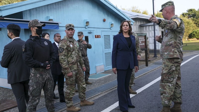 Harris during her visit to the demilitarized zone between South and North Korea (Bild: AFP/LEAH MILLIS)