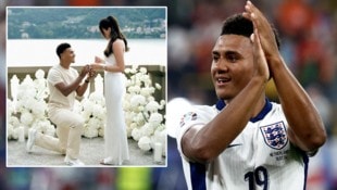 Ollie Watkins und Freundin Ellie haben sich im Italien-Urlaub verlobt.