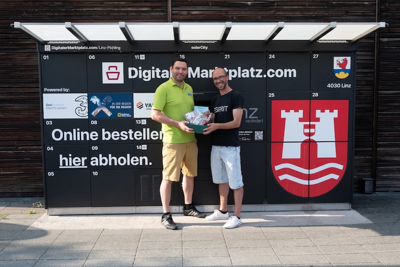 The pleasure box with regional lamb specialties from Junglammhof Pühringer was handed over to the winner. (Bild: Gerald Sailer)