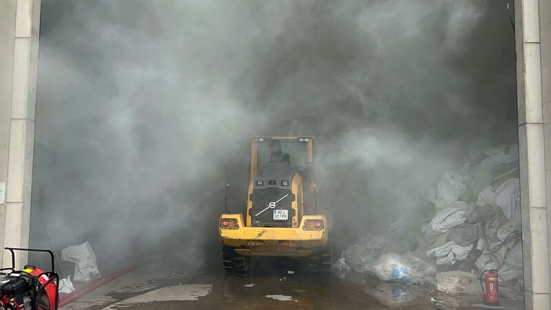 Feuer in einem Recyclingzentrum in Wörth bei Pöchlarn, Bezirk Melk (Bild: DOKU-NÖ)