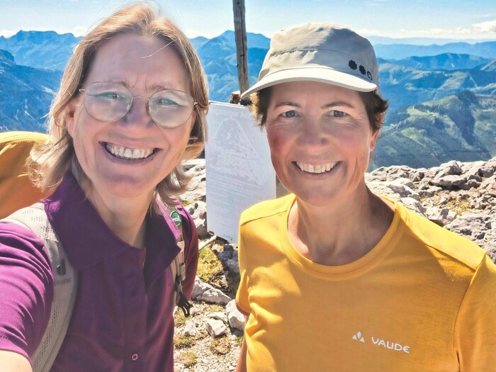 The two hiking experts from the "Steirerkrone"