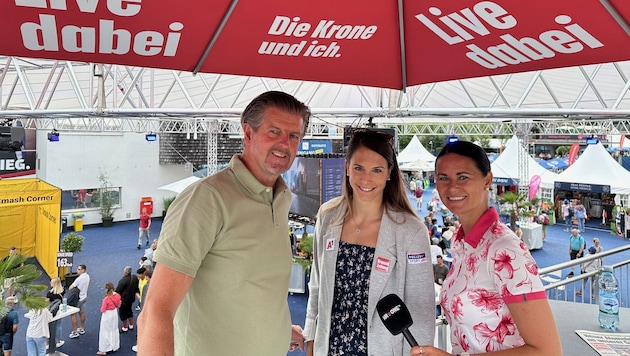 Professional skier Mirjam Puchner with Claus Meinert, editor-in-chief of the "Tiroler Krone", and Jasmin Steiner, chief of staff at the "Tiroler Krone". (Bild: Sebastian Meinert)