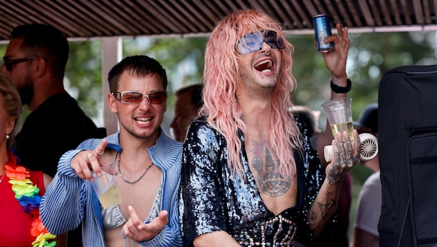 Bill Kaulitz and Timmi Trinks at the CSD parade as part of Cologne Pride 2024 (Bild: picturedesk.com/Panama Pictures / Action Press)