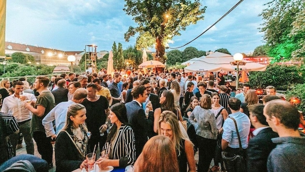 Im Techno Cafe im Volksgarten ist immer volles Haus.