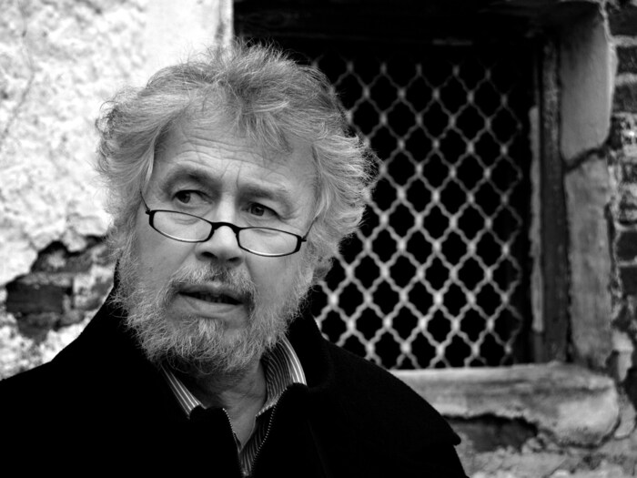 Dialekt-Schriftsteller Hans Kumpfmüller liest Passagen aus seinem neuen Buch ...