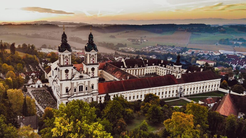 Experience the sound of Anton Bruckner's Bösendorfer grand piano and learn more about the history of this important instrument at the Augustinian canons' monastery of St. Florian.Cost: 8 euros Date: Saturday, July 27, at 6 p.m. Infolink: www.stift-st-florian.at (Bild: Werner Kerschbaummayr/FOTOKERSCHI.AT/KERSCHBAUMMAYR)