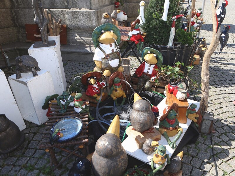 Clay artists from all over the world exhibit their work on Steyr's town square. This time the 30th anniversary is being celebrated. The opening will take place on July 27 at 10 am at the Leopoldi Fountain.Date: Friday, July 26 to Sunday, July 28, daily from 9 am to 6 pm Infolink: www.steyr.at (Bild: Klaus Mader)