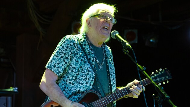 Blues-Legende John Mayall 2017 bei einem Auftritt in Hamburg. (Bild: Frank Schwichtenberg)